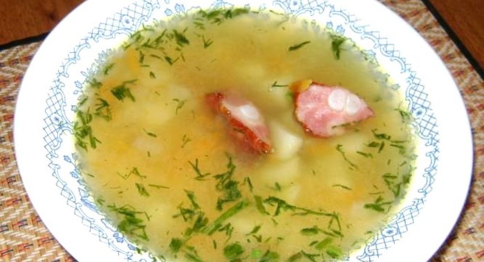 Гороховый суп с копчеными ребрышками в мультиварке