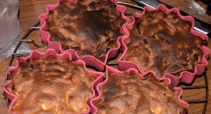 Шарлотка с яблоками в аэрогриле