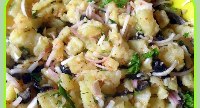 Марокканский картофельный салат с маслинами
