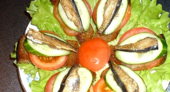 Жареные бутерброды со шпротами