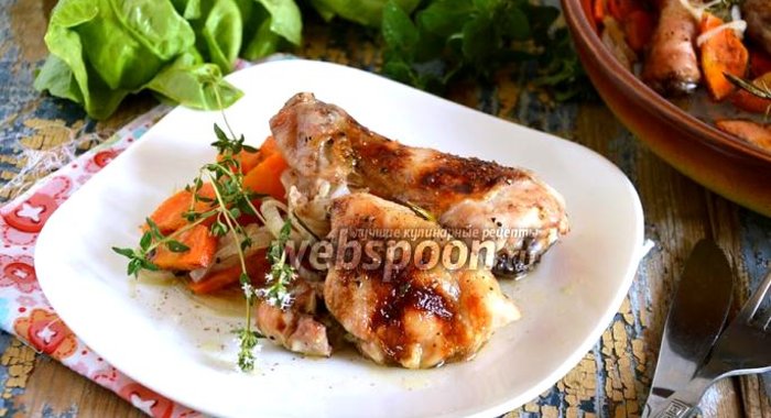 Курица в духовке с белым вином, овощами и травами