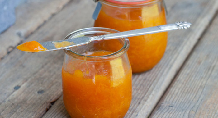 Абрикосовый джем с морковью и миндалем