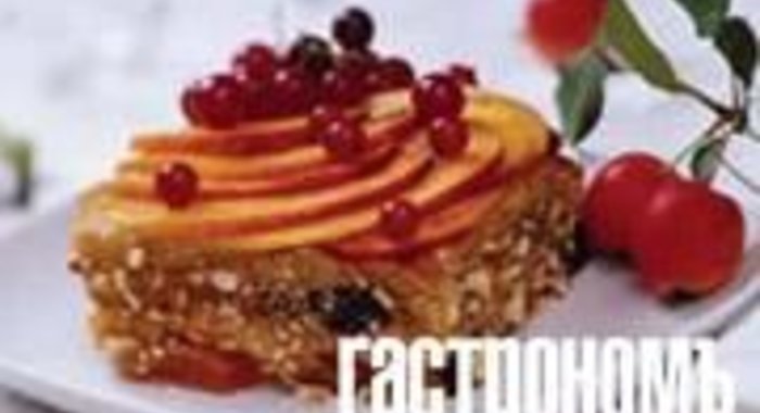 Пирожные из душистого хлеба с курагой и изюмом