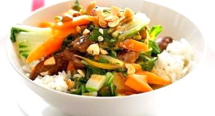 Жаркое из говядины с китайской капустой