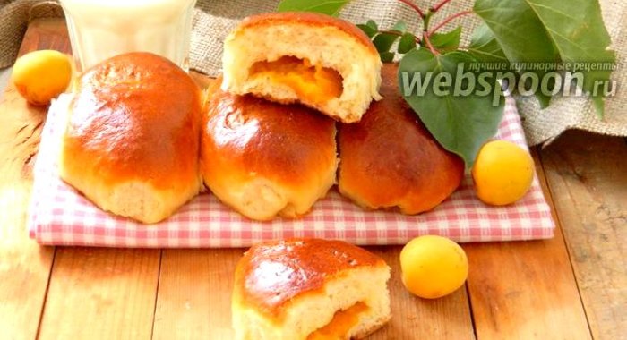 Пирожки с абрикосами печёные