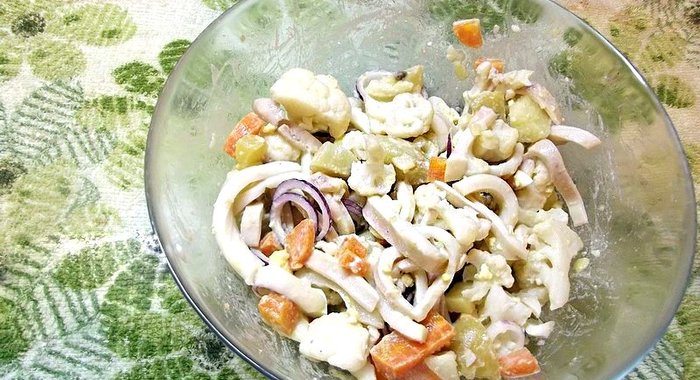 Картофельный салат с кальмарами