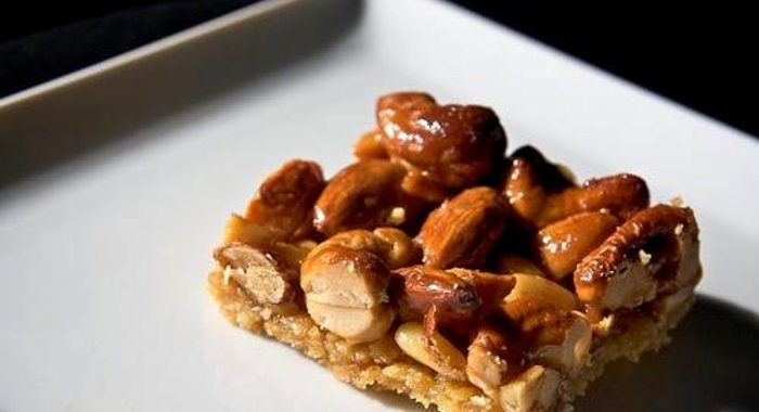 Ореховые пирожные с медом