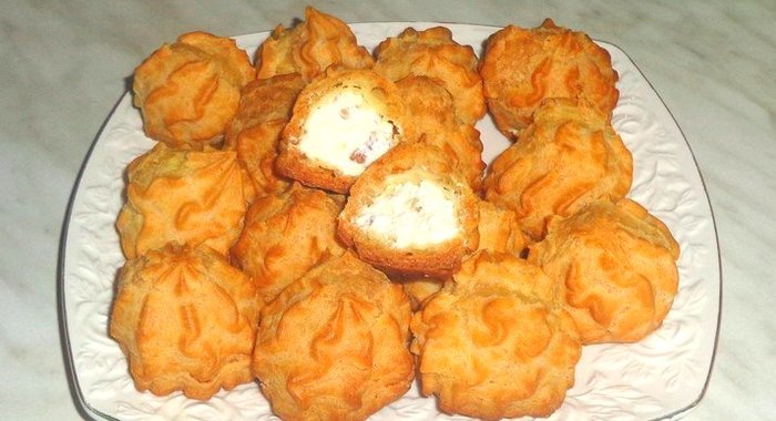 Профитроли с творожно-ореховым кремом