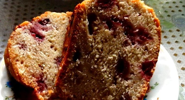 Вишнево - банановая шарлотка в мультиварке