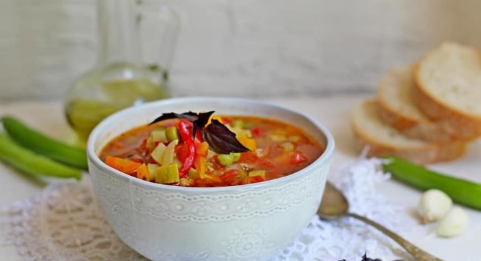 Легкий летний овощной суп