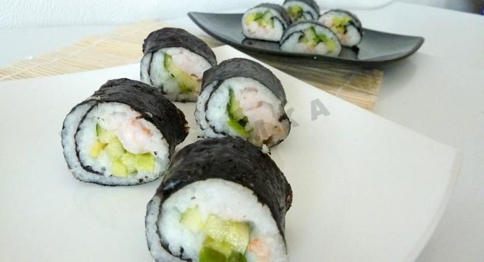 Домашние суши роллы с креветками