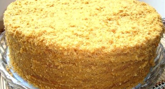 Торт «Медовик» со сметанным кремом и коньяком