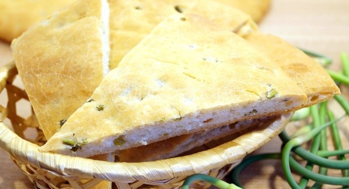 Лепешка с чесночными стрелками «Сандра»