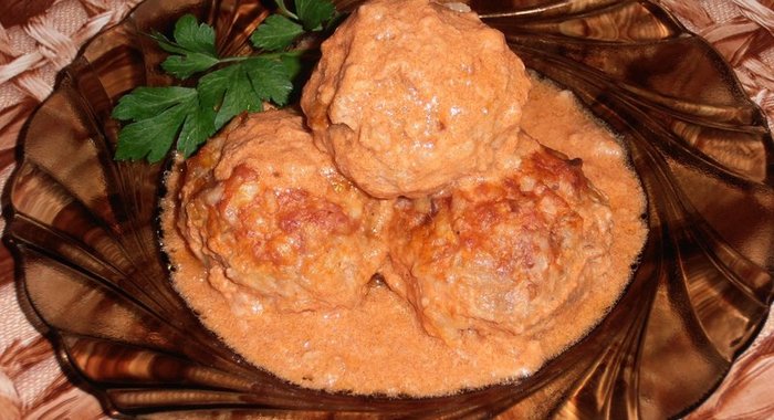 Фрикадельки из фарша с рисом