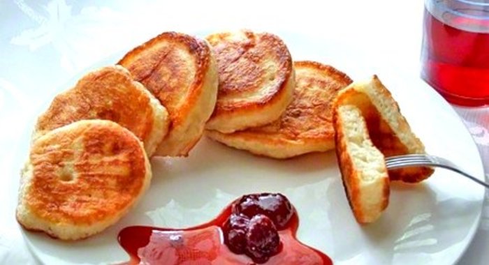 Дрожжевые оладьи без яиц