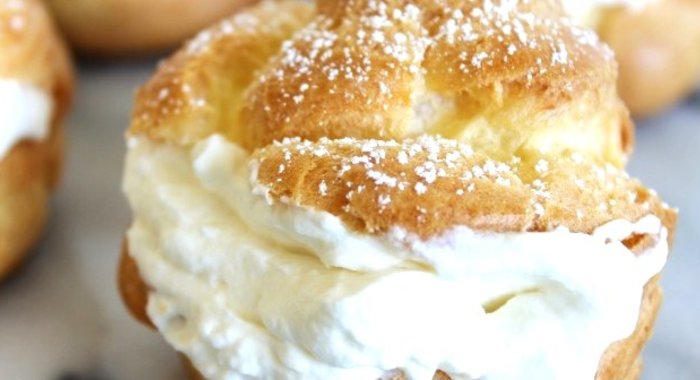 Пирожное слоеное с кремом