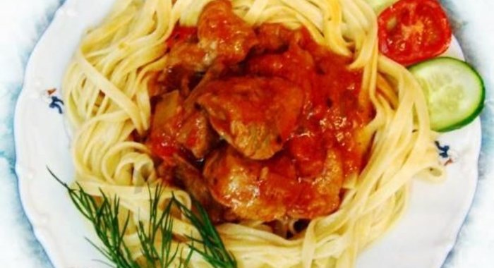 Гуляш с овощами