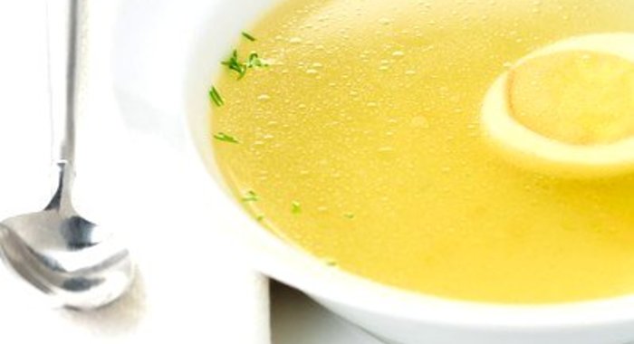 Ароматный куриный бульон