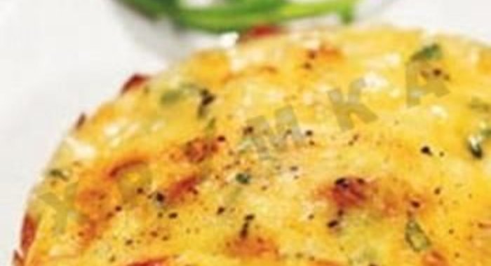 Яичница с беконом и сыром