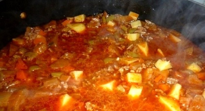 Рагу из фарша с кабачками