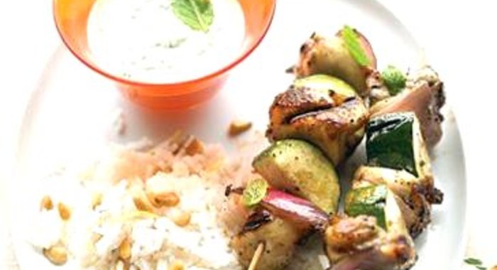 Куриный шашлык по-гречески с соусом