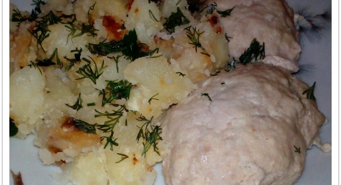 Картошка с паровыми котлетами