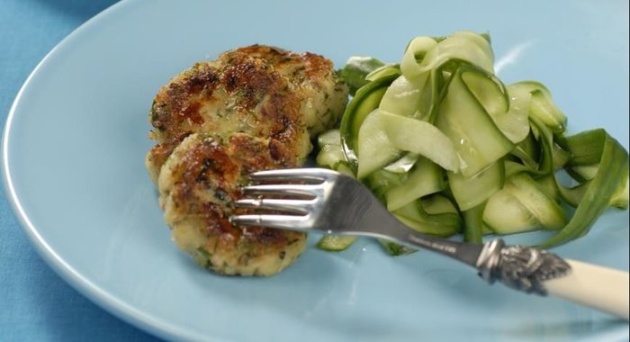 Котлеты из креветок с огуречными папарделе