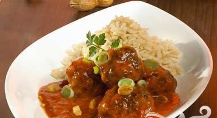 Фрикадельки в красном карри