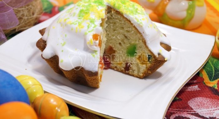 Говядина, тушенная с луком и красным вином