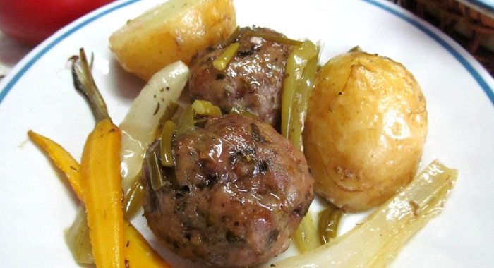 Фрикадельки с картофелем