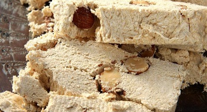 Халва из манной крупы с грецкими орехами и корицей