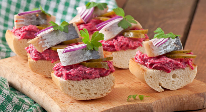 Канапе с селедкой