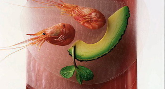 Весенние роллы с креветками и авокадо