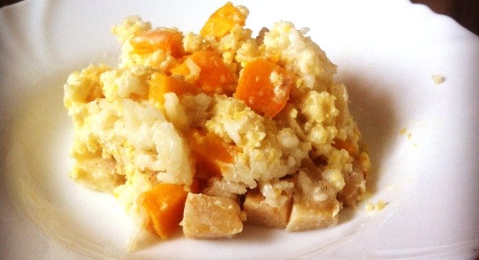 Каша с тыквой и яблоками в горшочке