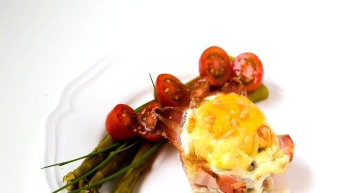 Яичница запеченная с беконом