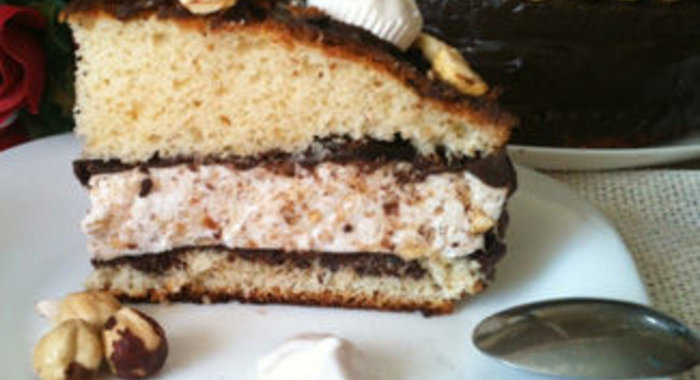Торт с нежной, зефирно-ореховой начинкой