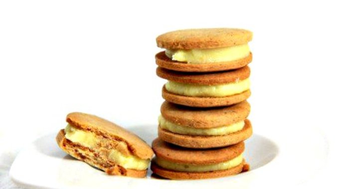 Пряное печенье с апельсиновым кремом