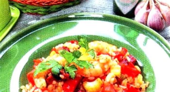 Рагу с креветками и салями