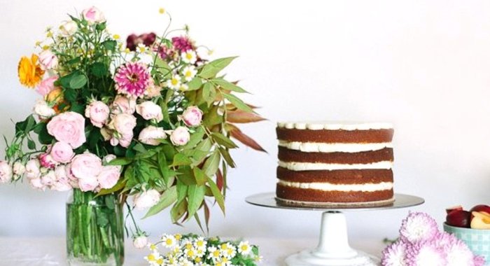 Бисквитный торт с фруктовой начинкой