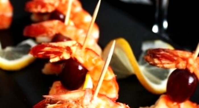 Маленькие бутерброды на палочке