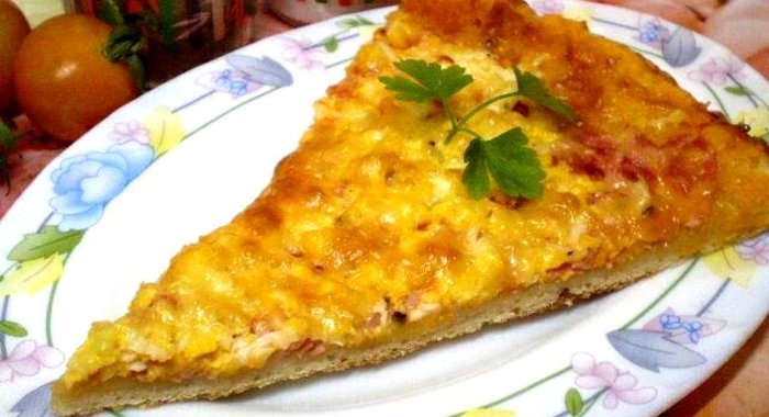 Пицца домашняя с двумя видами сыра