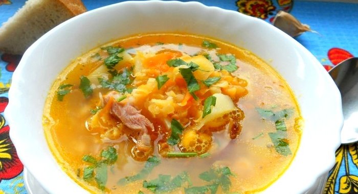 Гороховый суп с копченым окорочком