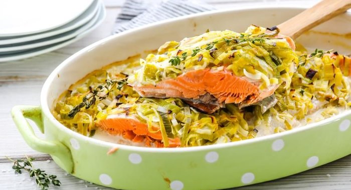 Чавыча под шубой из лука-порея