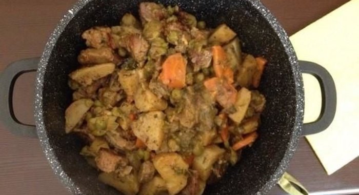 Жаркое в мультиварке из свинины по-сельски