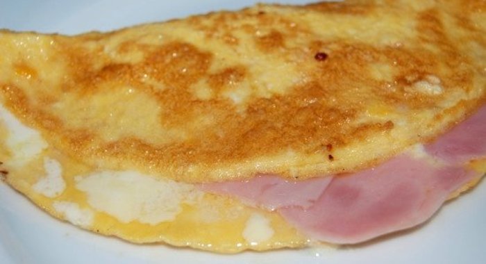 Омлет с ветчиной и сыром