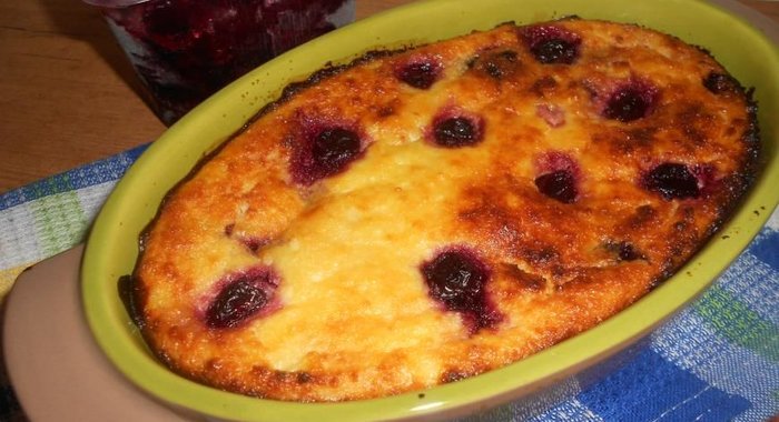 Запеканка с творогом и вишней