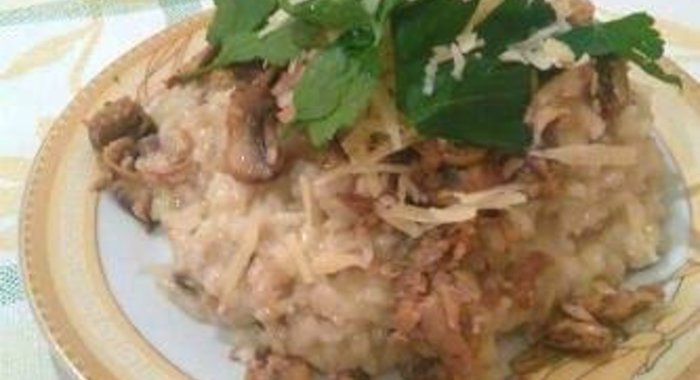 Ризотто с тунцом и шампиньонами