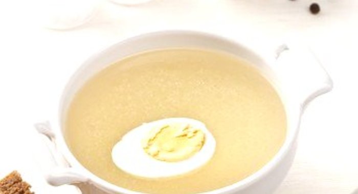 Наваристый куриный бульон с сельдереем