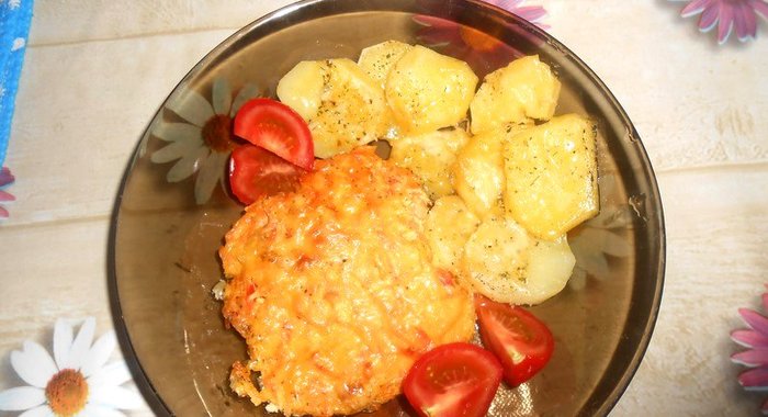 Горбуша под шубой в духовке с картофелем