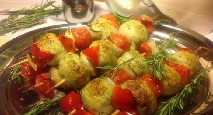 Тефтели из щуки на шпажках